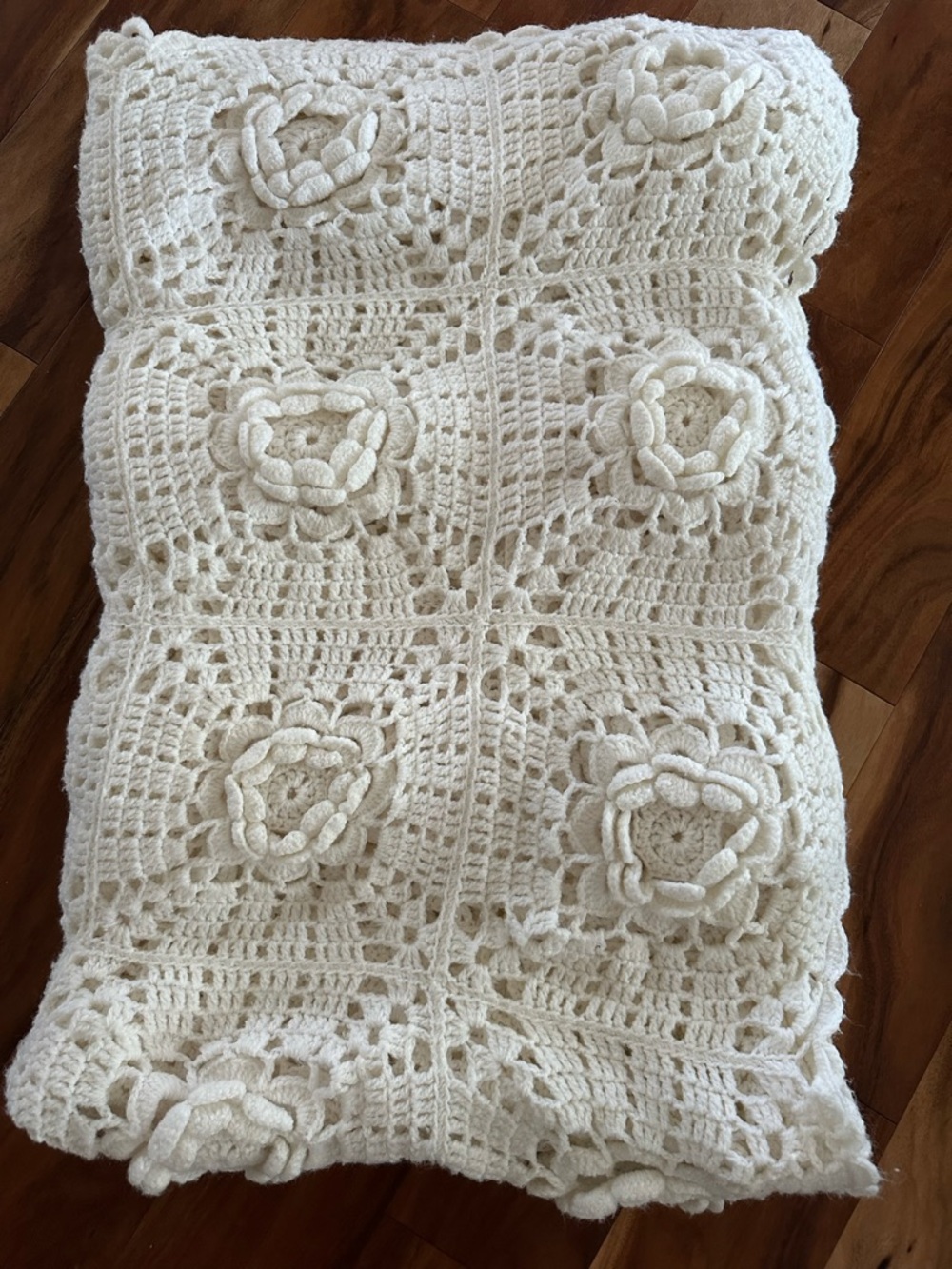 Vintage twin crochet rose flower blanket - Picture 5 of 9